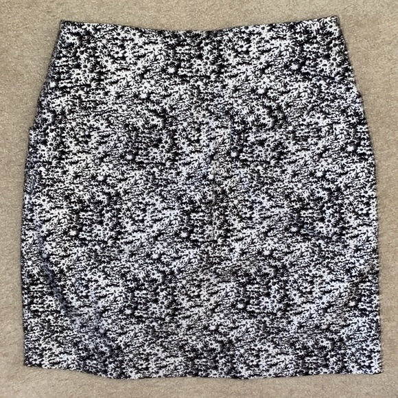 Donating today Swing golf skort - Picture 5 of 6